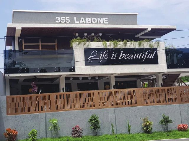 355 Restaurant & Lounge exterior at Labone, Accra